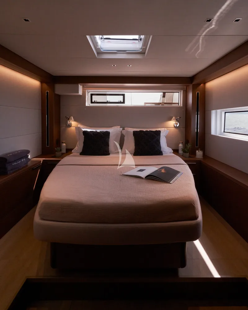 VALIUM 67, cabins 2