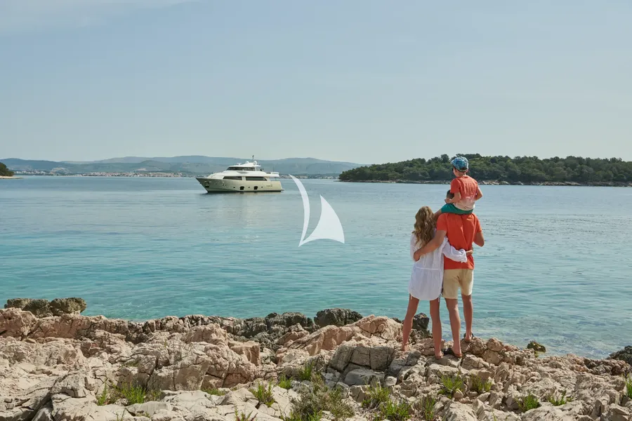 FERRETTI, photos 1