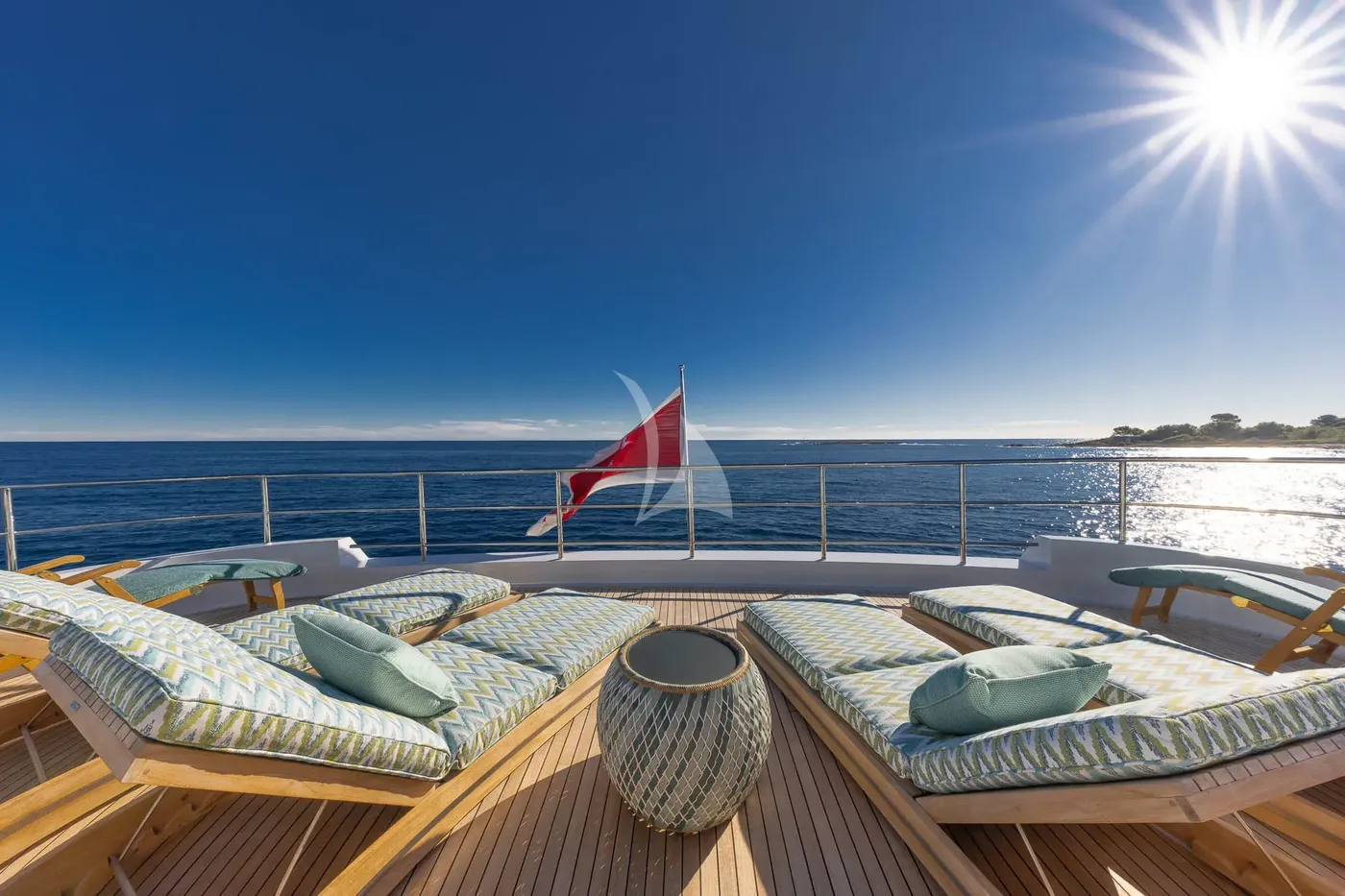 TAHI, on deck 1