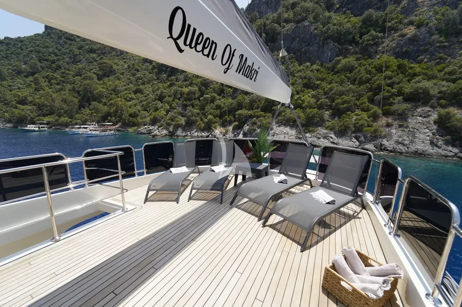 QUEEN OF MAKRI, photos 3
