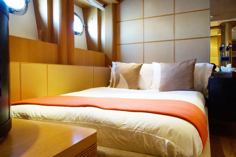 YAMI, cabins 6