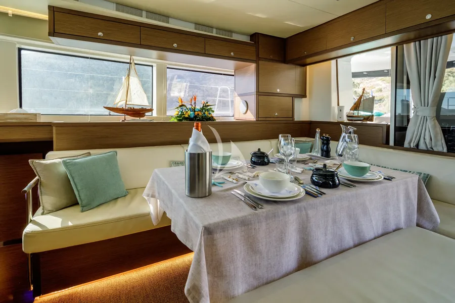 ELVIRA 52, photos 3