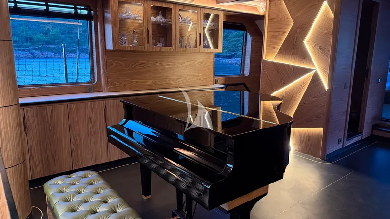 OGUZ KHAN, inside 5