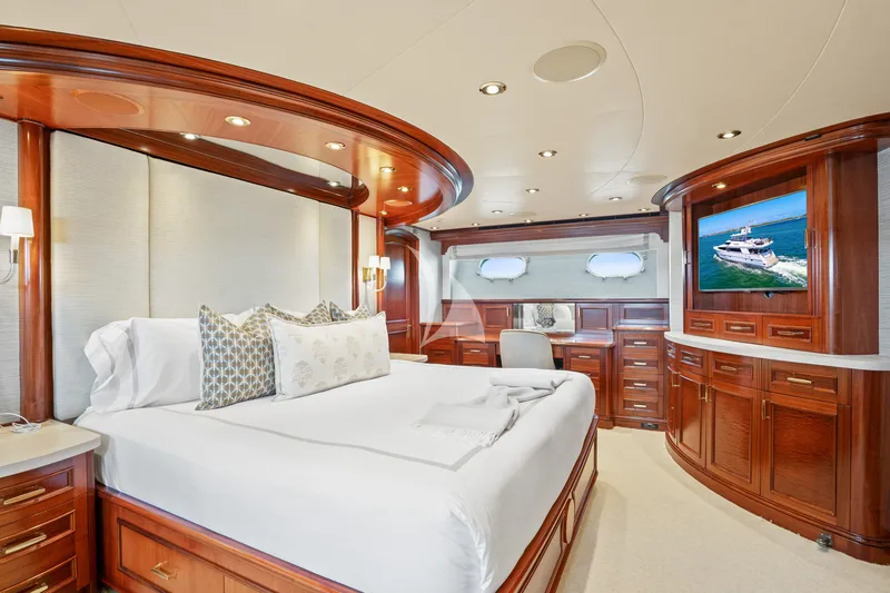 RISK & REWARD, cabins 3