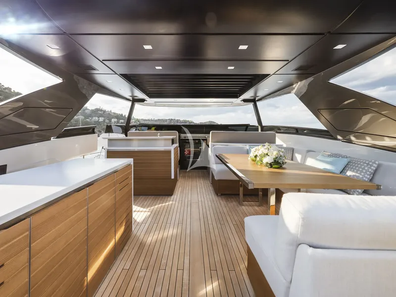 SUITU, on deck 3
