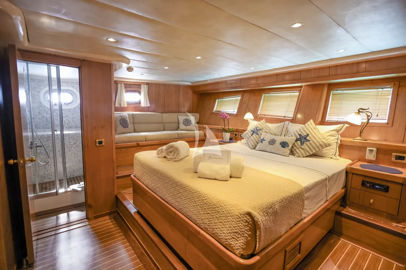 AEGEAN SCHATZ, cabins 1