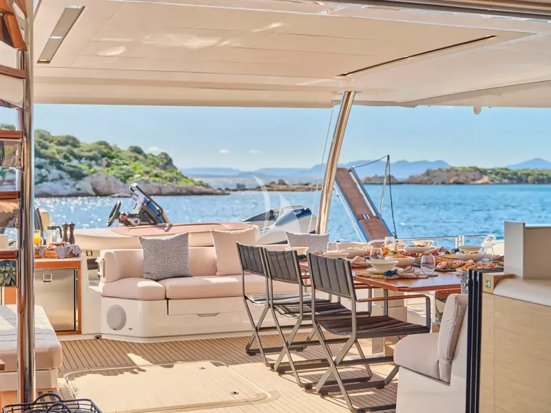MAJESTY OF GREECE, inside 5