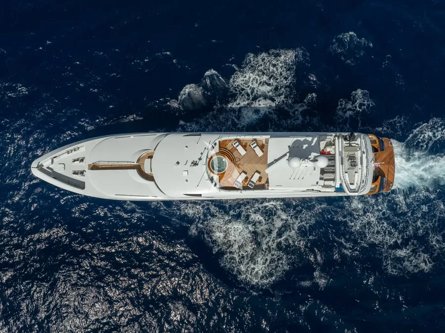 MISS CHRISTINE, on deck 5