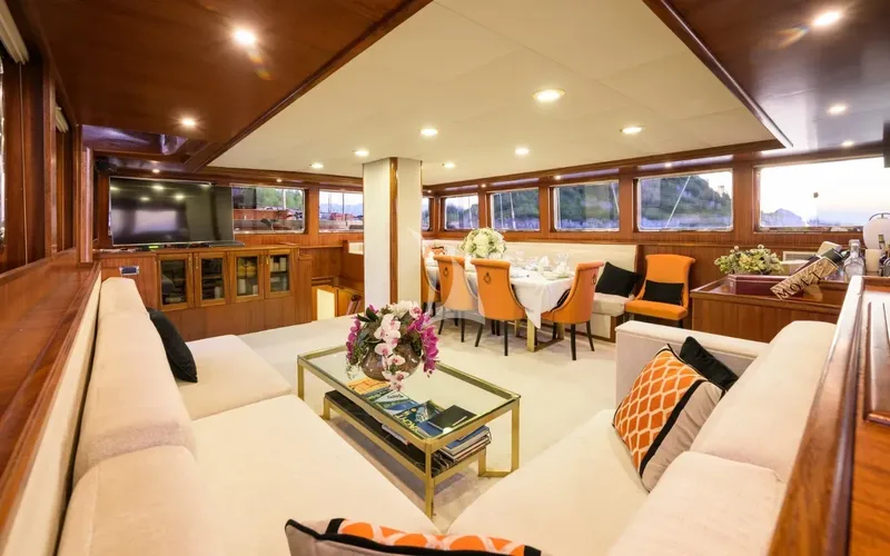 KAPTAN KADIR, inside 4