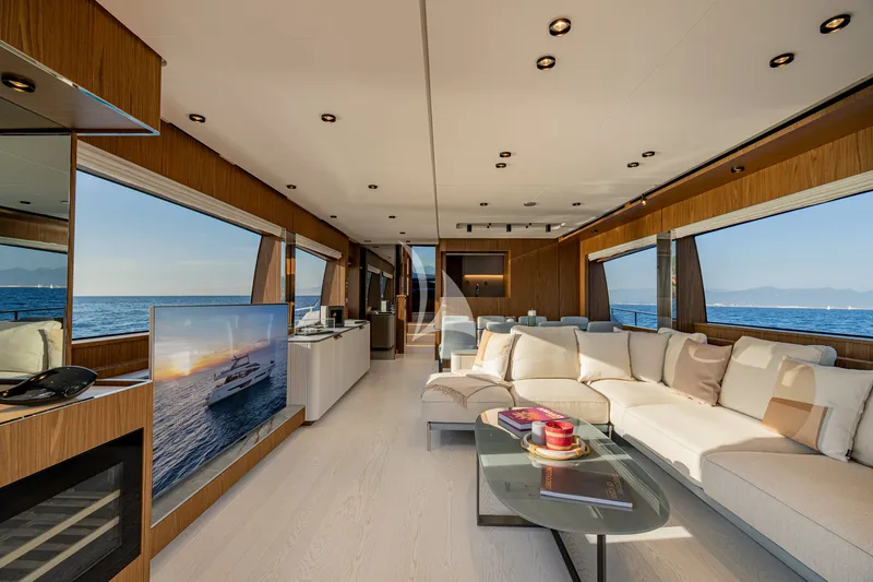 SEA DIAMOND, inside 6