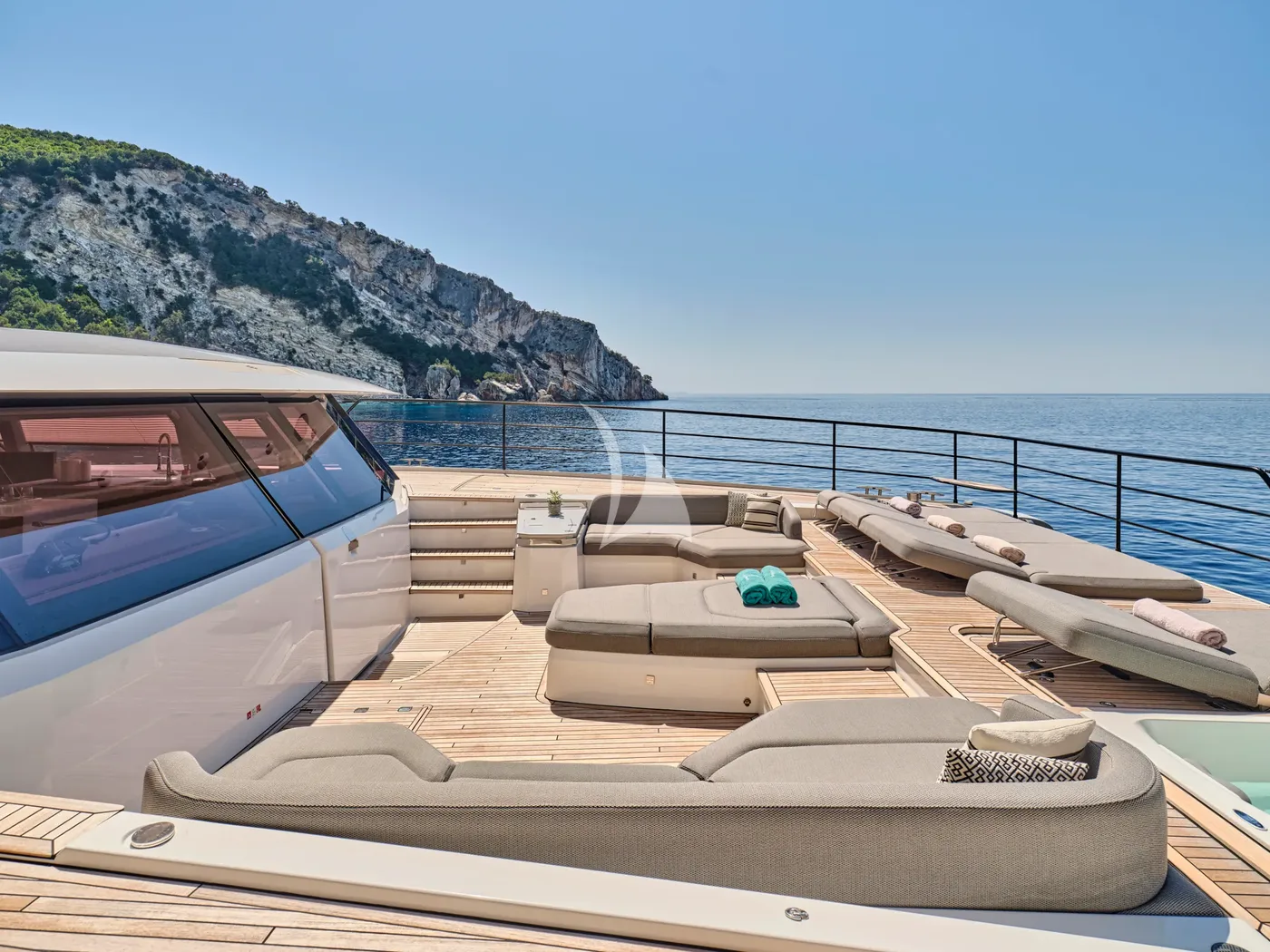 CHRISTAL MIO 80, on deck 1