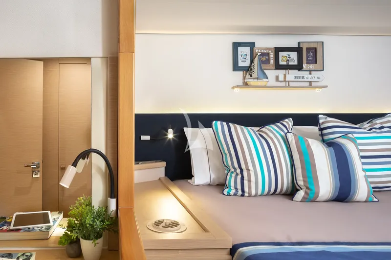 NEW HORIZONS 2, cabins 4