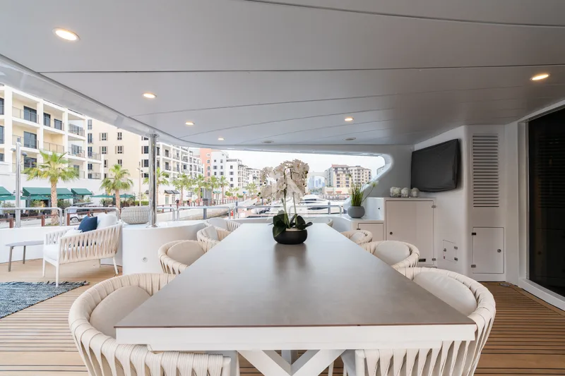 DXB, inside 5