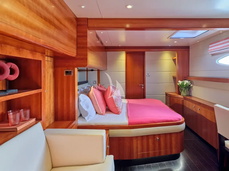 WORLD'S END, cabins 2