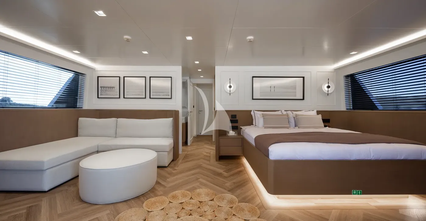ILLUSION 2, cabins 1