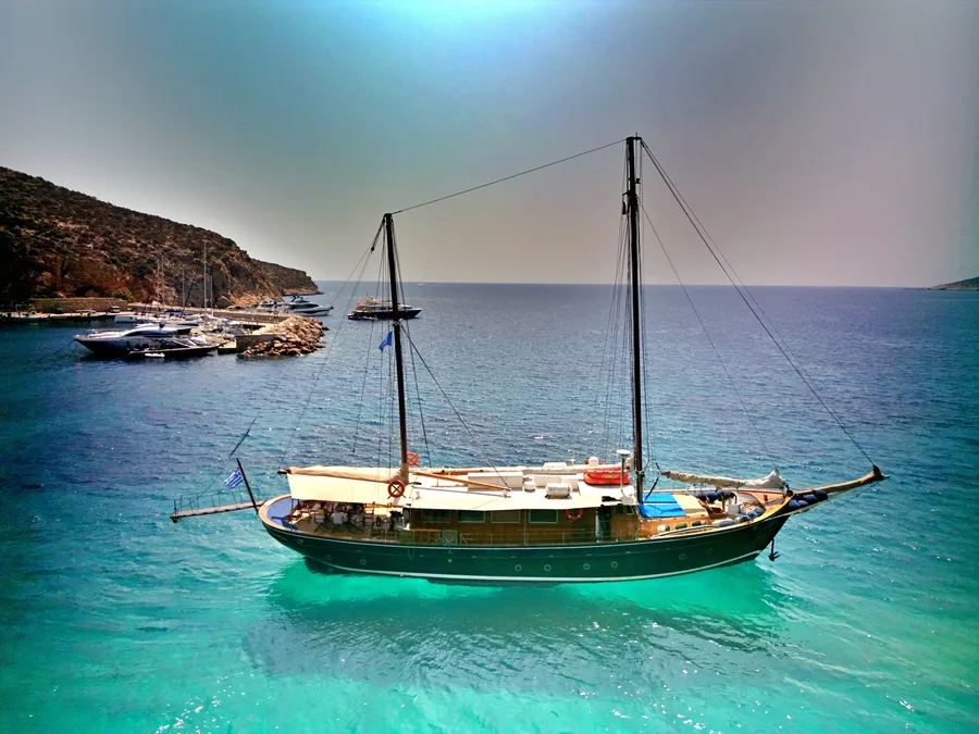APHRODITE, photos 2