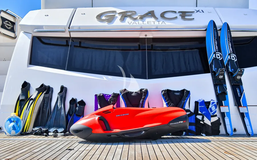 GRACE XI, photos 6