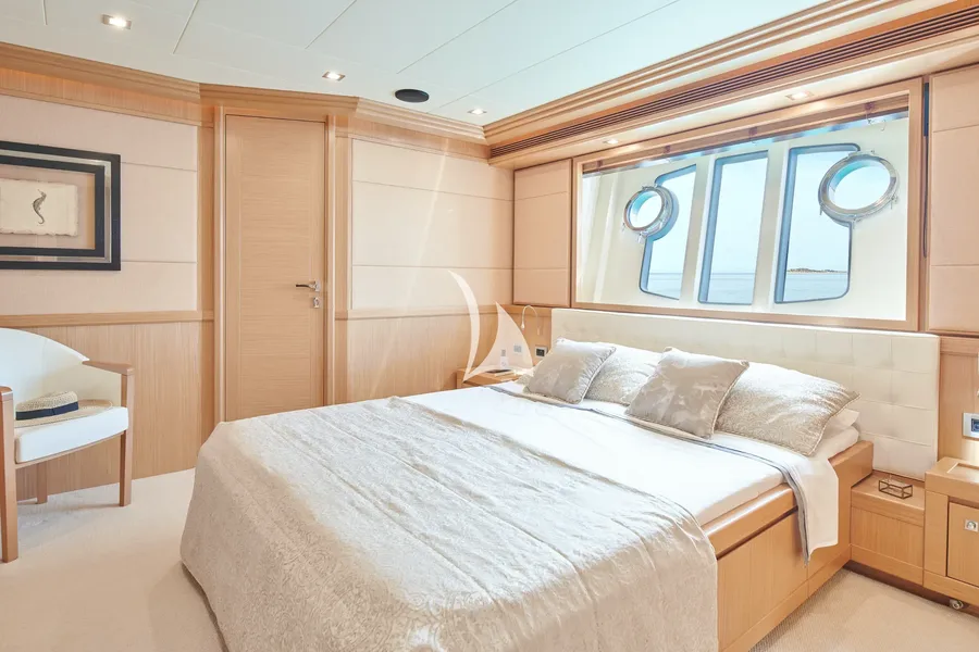 FERRETTI, photos 2