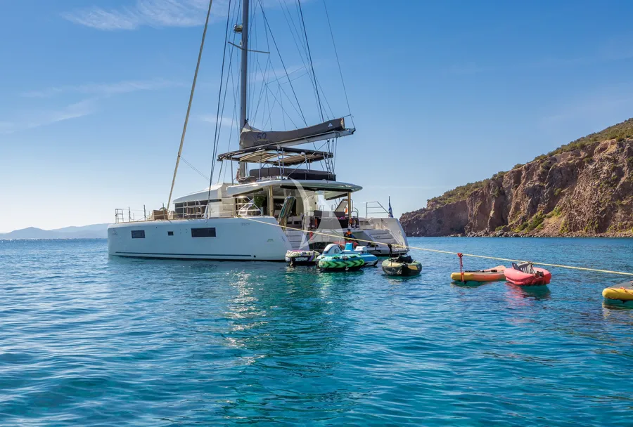 ELVIRA 52, photos 4