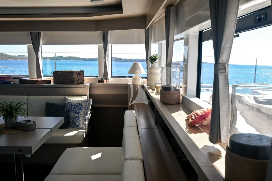 ESPERANCE, photos 2