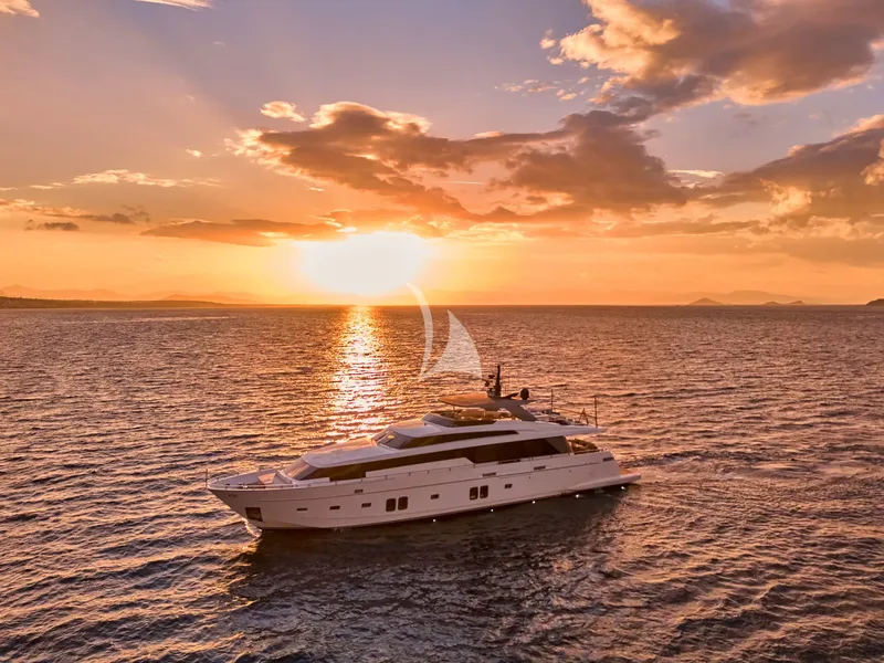 GOLDEN YACHT, more 5