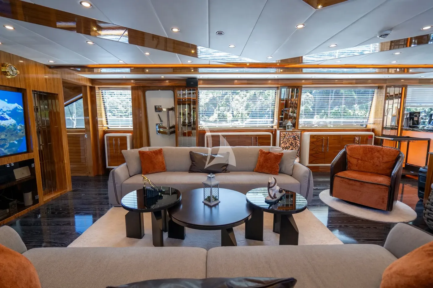 LONG ISLAND, inside 1