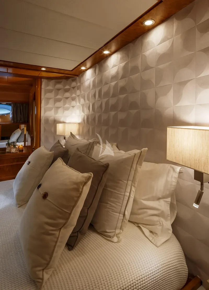 VA BENE, cabins 3