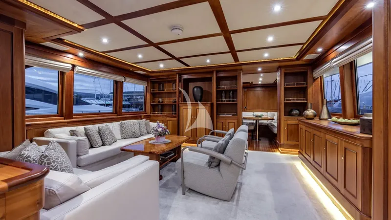 SEA BREEZE II, inside 3