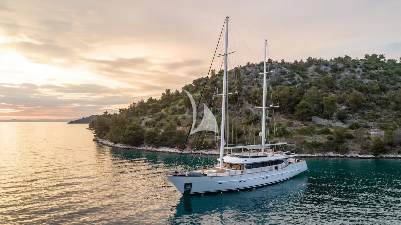 NAVILUX, on deck 2
