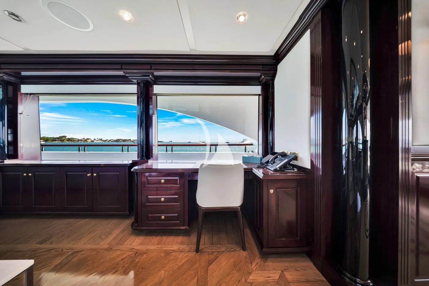 SWEET CAROLINE II, cabins 1