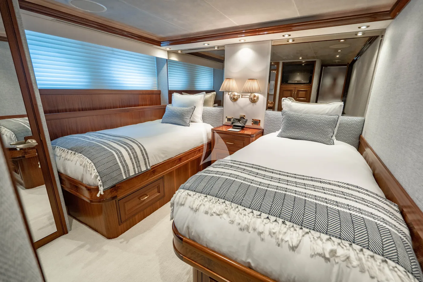 NOW OR NEVER, cabins 1