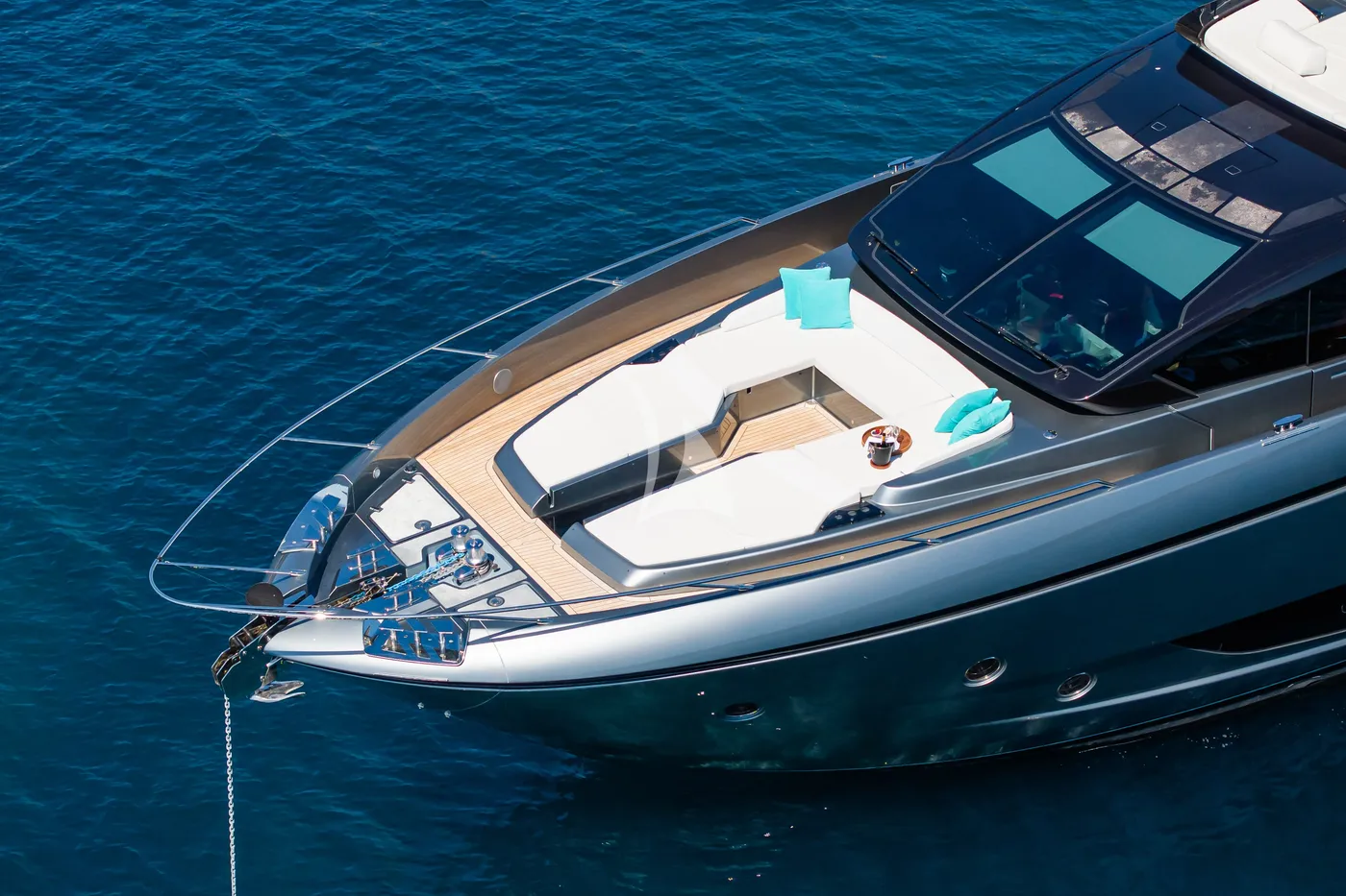 L'AS BLEU, on deck 1