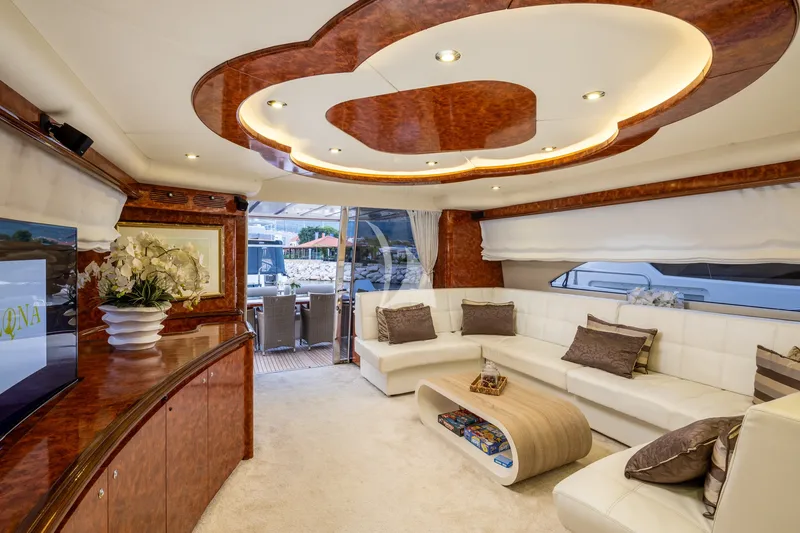 LADY LONA, inside 6
