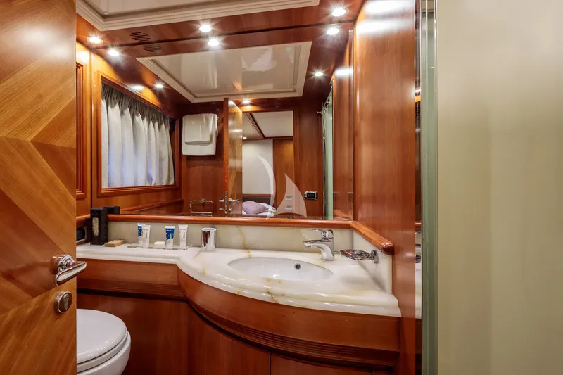 FREEDOM, cabins 3