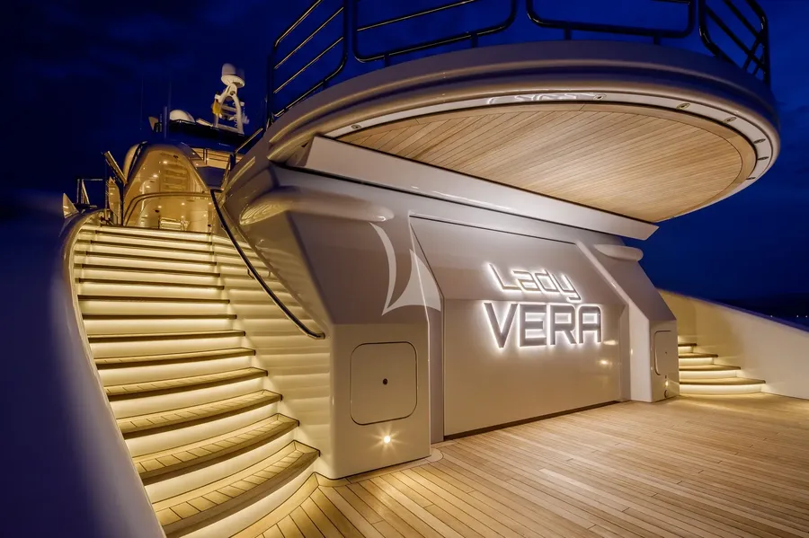 LADY VERA, photos 2
