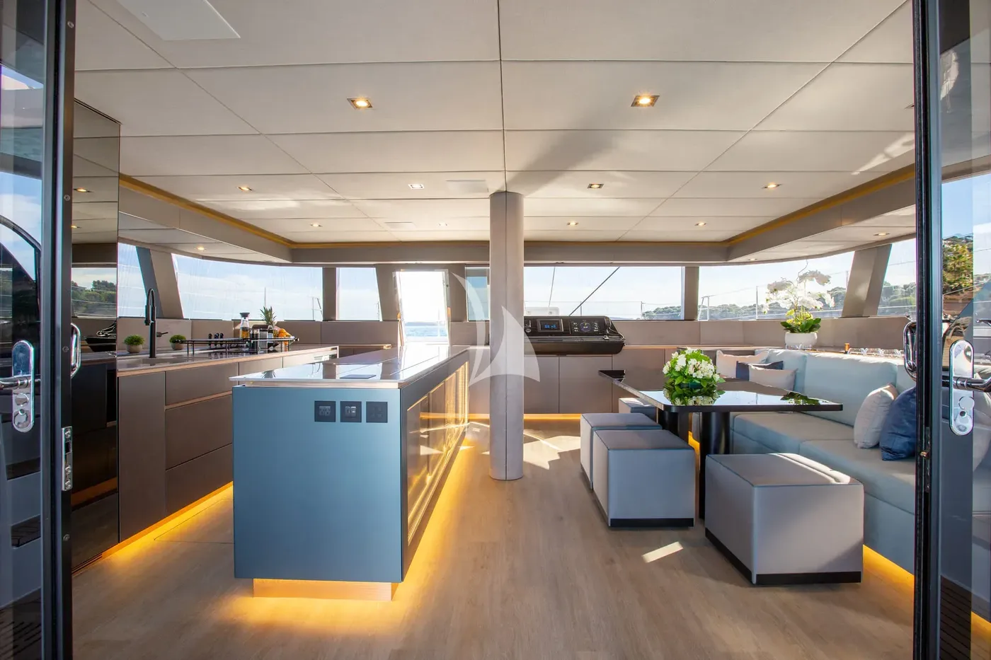 SUNBREEZE, inside 1