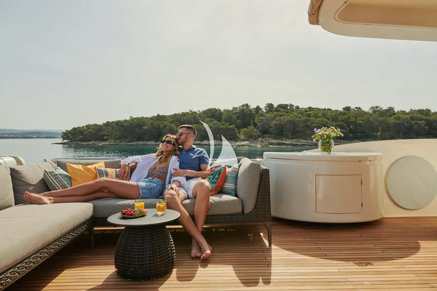 FERRETTI, photos 4