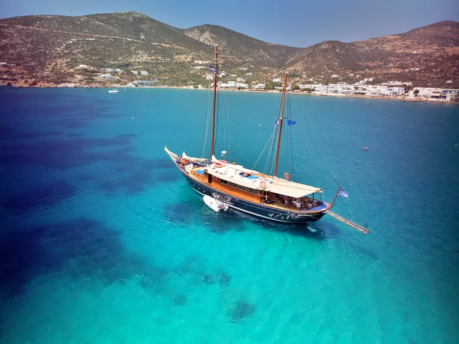 APHRODITE, photos 3