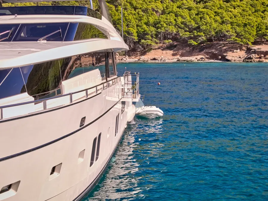 GOLDEN YACHT, photos 1