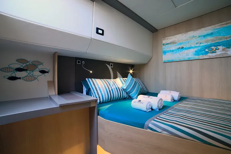NEW HORIZONS 3, cabins 6