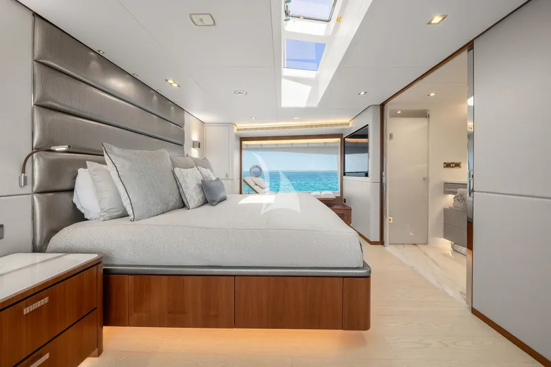 LOUDER, cabins 4