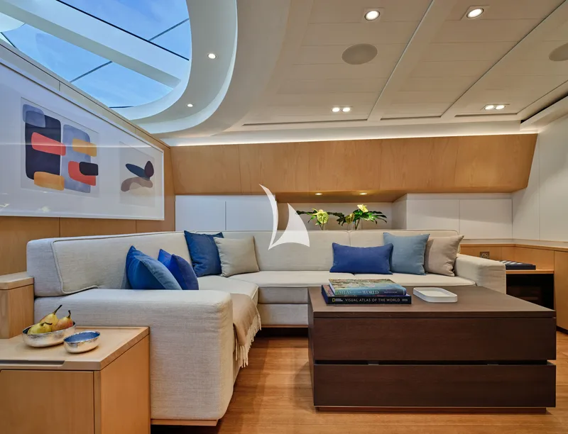 GUILLEMOT, inside 4