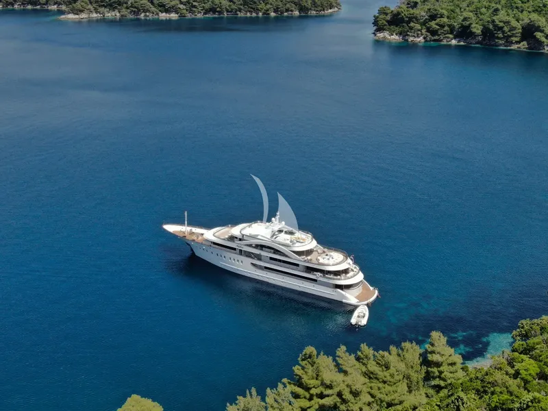 M/Y ANTHEA, on deck 6
