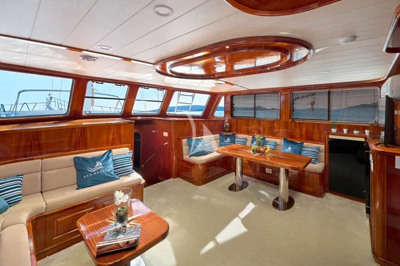 SEA BREEZE, inside 4