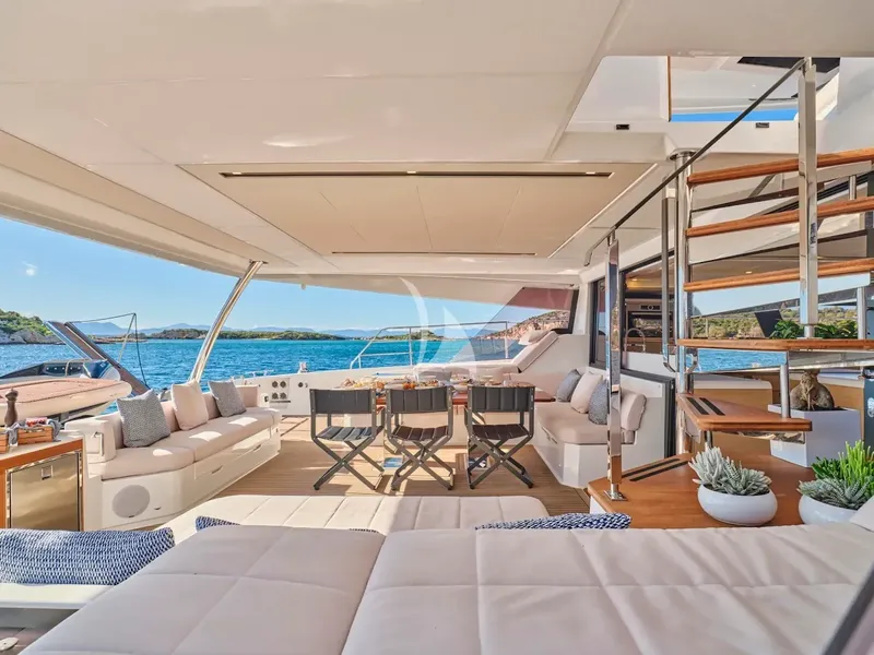 MAJESTY OF GREECE, inside 4