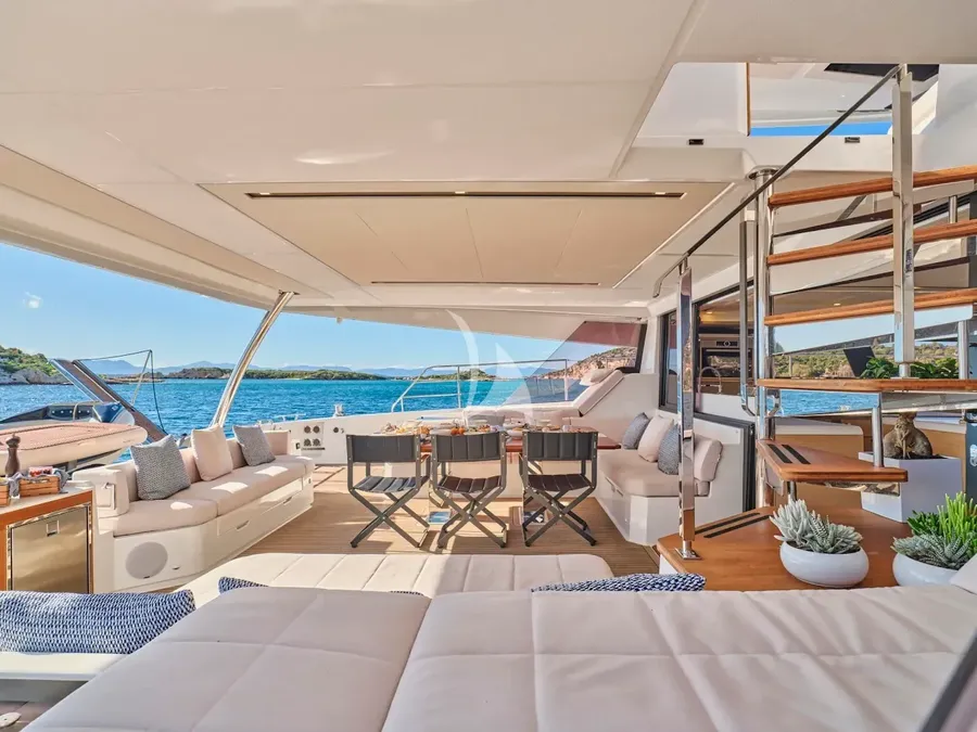 MAJESTY OF GREECE, photos 2