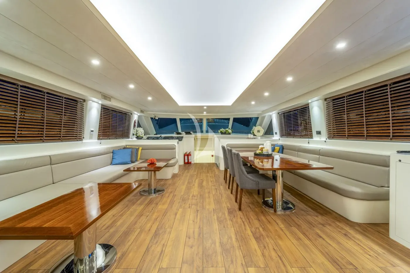 QUEEN OF MAKRI, inside 2