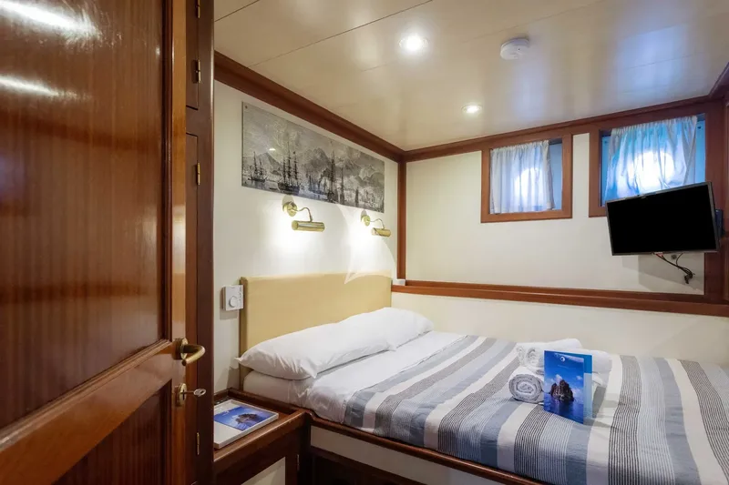 DVI MARIJE, cabins 5