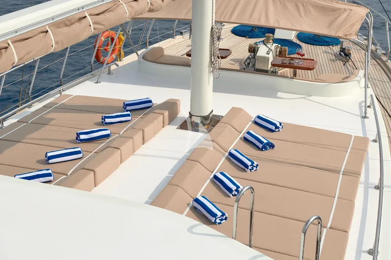 SEA BREEZE, on deck 5
