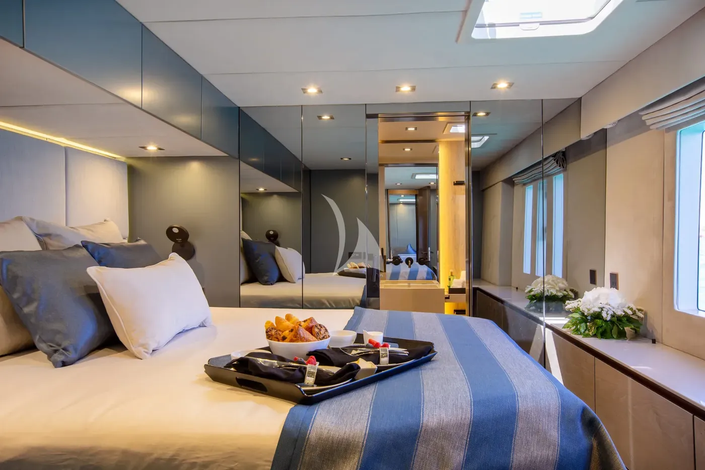 SUNBREEZE, cabins 1